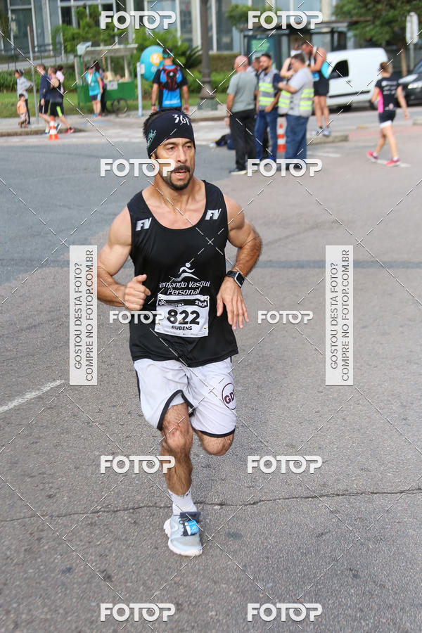 Buy your photos of the eventMeia Maratona Internacional de Curitiba 2018 on Fotop