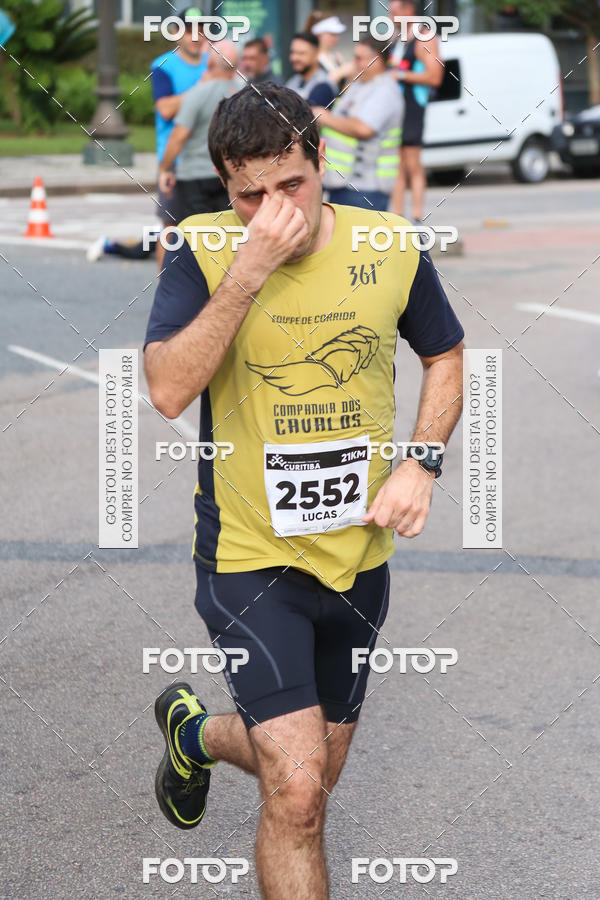 Buy your photos of the eventMeia Maratona Internacional de Curitiba 2018 on Fotop