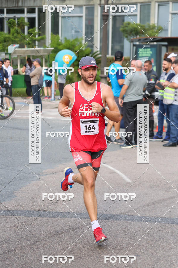 Buy your photos of the eventMeia Maratona Internacional de Curitiba 2018 on Fotop