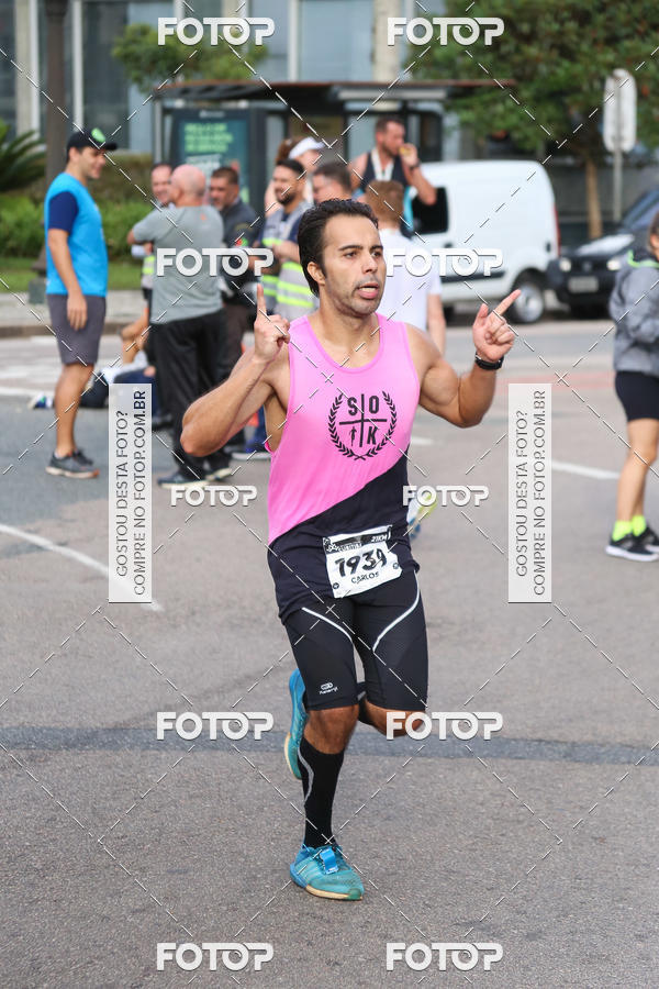 Buy your photos of the eventMeia Maratona Internacional de Curitiba 2018 on Fotop