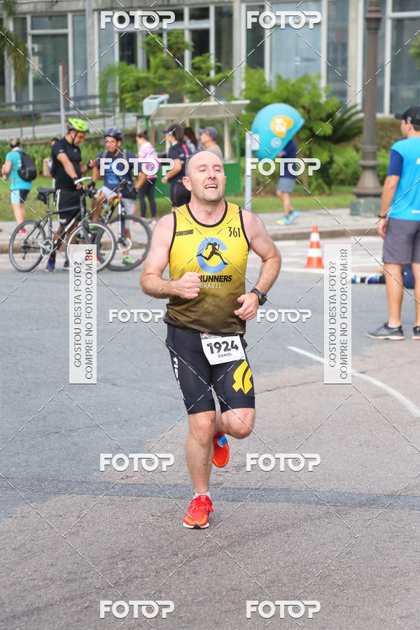 Buy your photos of the eventMeia Maratona Internacional de Curitiba 2018 on Fotop