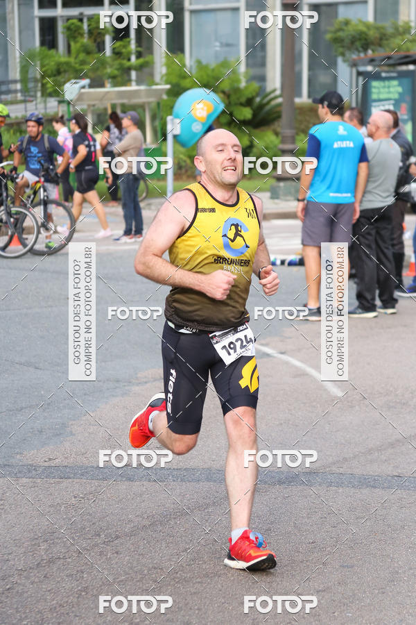 Buy your photos of the eventMeia Maratona Internacional de Curitiba 2018 on Fotop