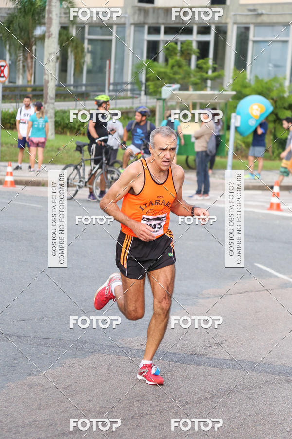 Buy your photos of the eventMeia Maratona Internacional de Curitiba 2018 on Fotop