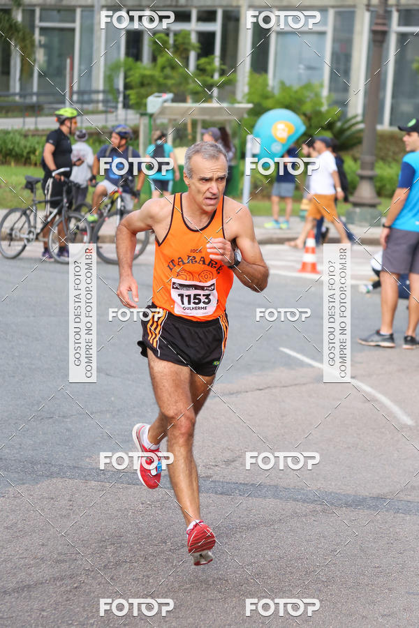 Buy your photos of the eventMeia Maratona Internacional de Curitiba 2018 on Fotop