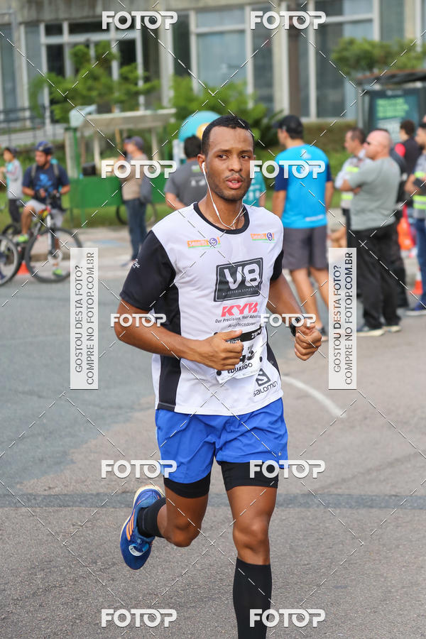 Buy your photos of the eventMeia Maratona Internacional de Curitiba 2018 on Fotop
