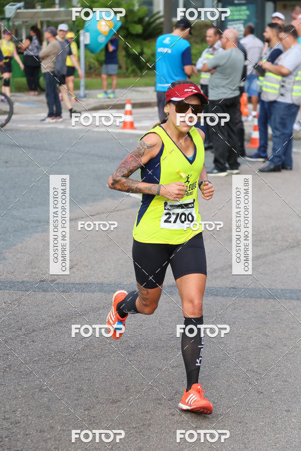 Buy your photos of the eventMeia Maratona Internacional de Curitiba 2018 on Fotop