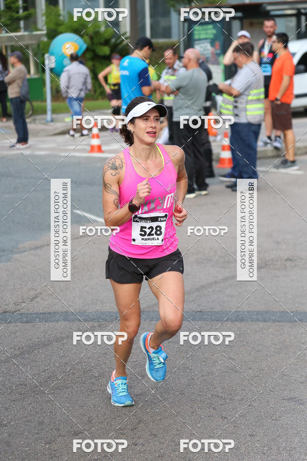 Buy your photos of the eventMeia Maratona Internacional de Curitiba 2018 on Fotop