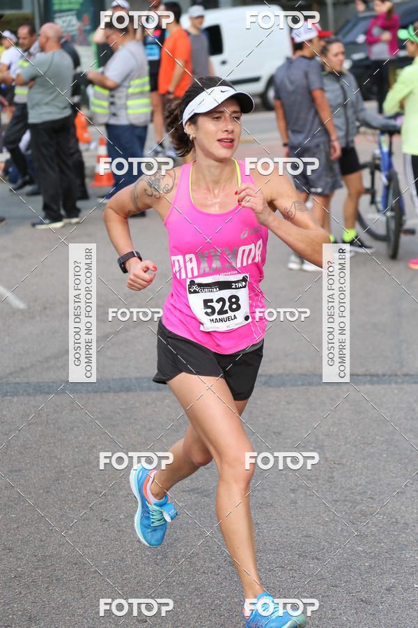 Buy your photos of the eventMeia Maratona Internacional de Curitiba 2018 on Fotop
