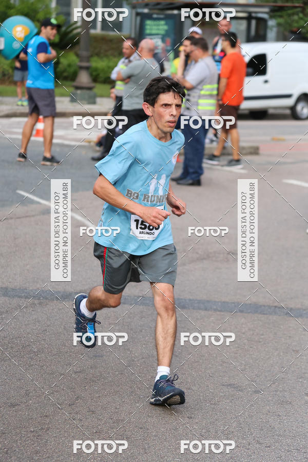 Buy your photos of the eventMeia Maratona Internacional de Curitiba 2018 on Fotop