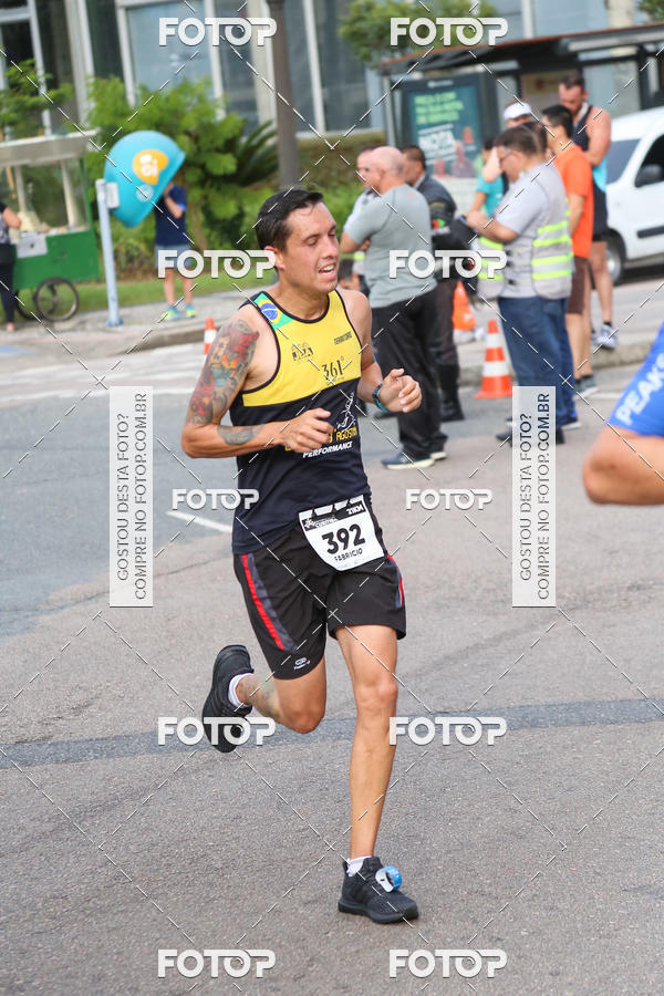 Buy your photos of the eventMeia Maratona Internacional de Curitiba 2018 on Fotop