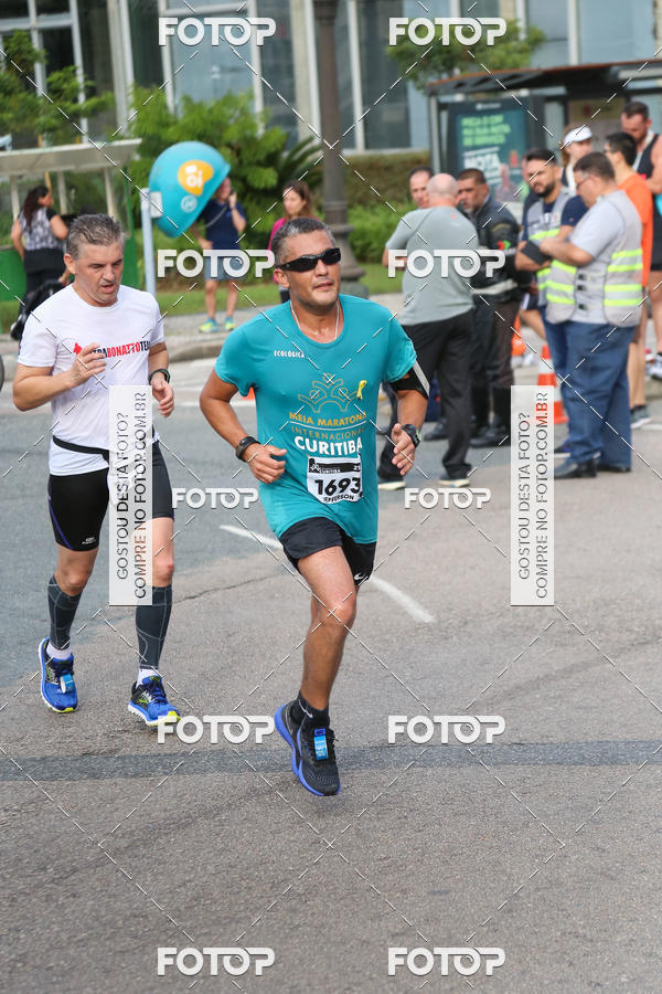 Buy your photos of the eventMeia Maratona Internacional de Curitiba 2018 on Fotop
