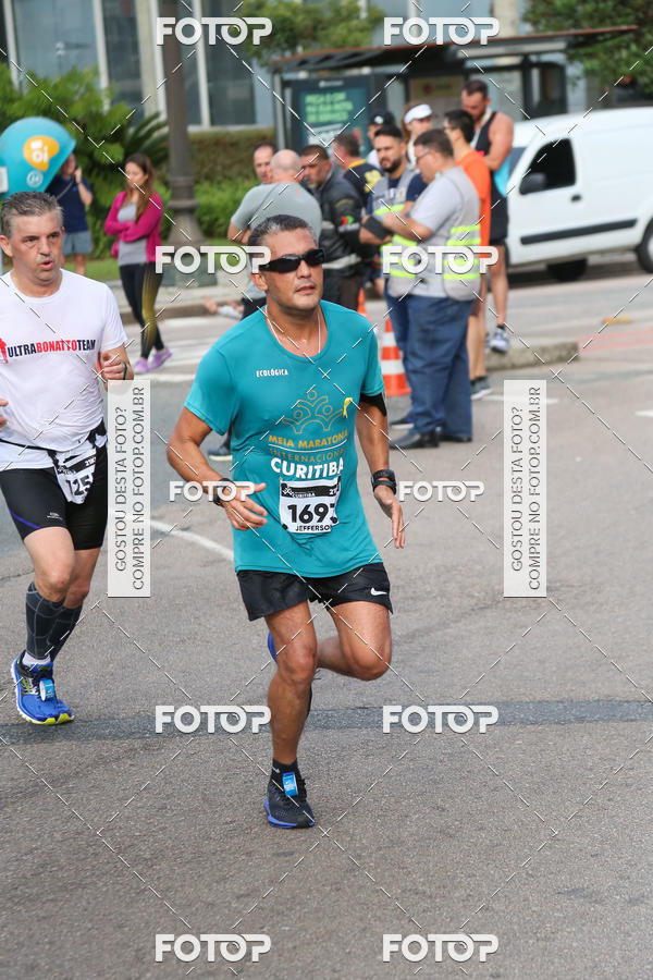 Buy your photos of the eventMeia Maratona Internacional de Curitiba 2018 on Fotop