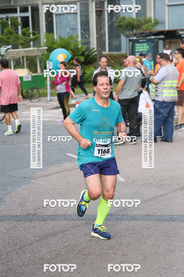 Buy your photos of the eventMeia Maratona Internacional de Curitiba 2018 on Fotop