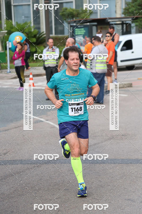 Buy your photos of the eventMeia Maratona Internacional de Curitiba 2018 on Fotop