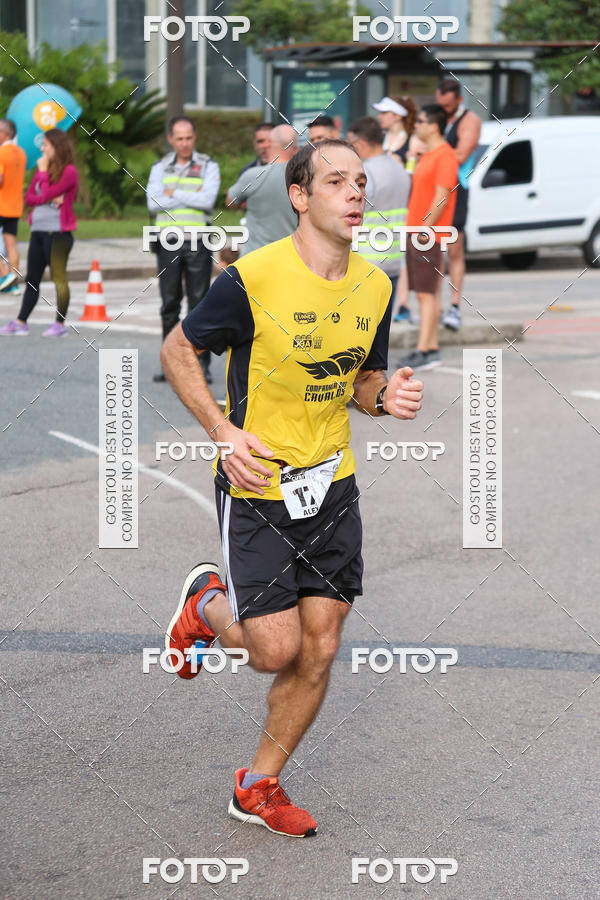 Buy your photos of the eventMeia Maratona Internacional de Curitiba 2018 on Fotop