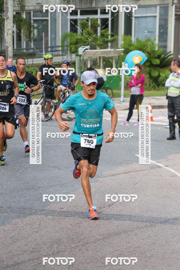 Buy your photos of the eventMeia Maratona Internacional de Curitiba 2018 on Fotop