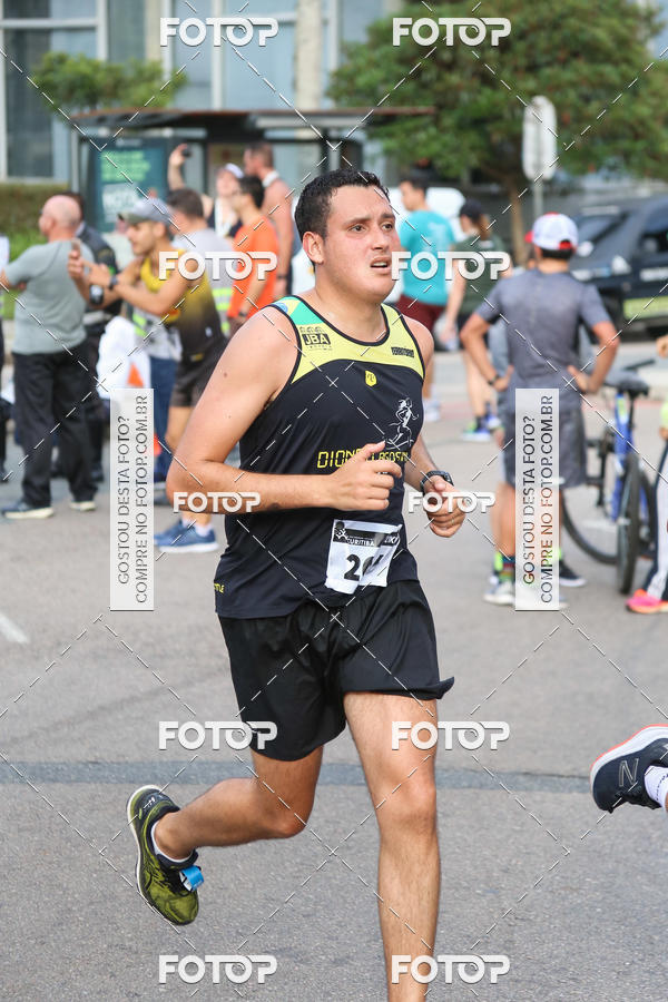 Buy your photos of the eventMeia Maratona Internacional de Curitiba 2018 on Fotop