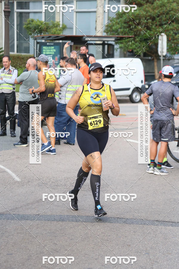 Buy your photos of the eventMeia Maratona Internacional de Curitiba 2018 on Fotop