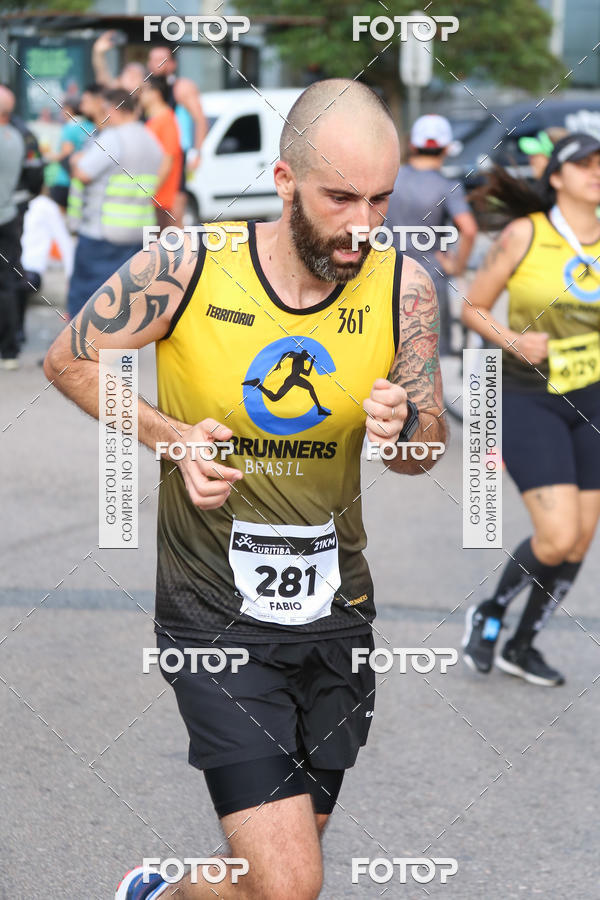 Buy your photos of the eventMeia Maratona Internacional de Curitiba 2018 on Fotop