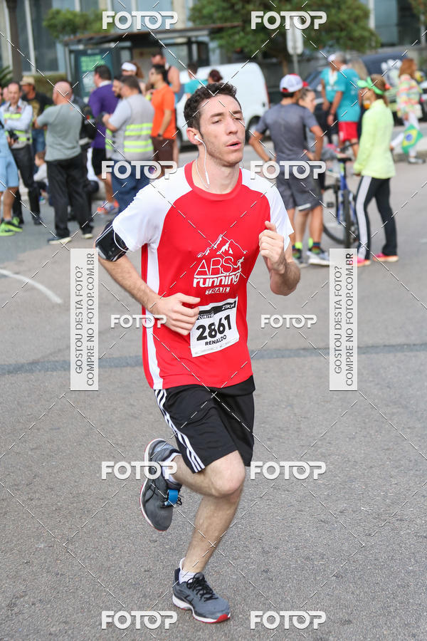 Buy your photos of the eventMeia Maratona Internacional de Curitiba 2018 on Fotop