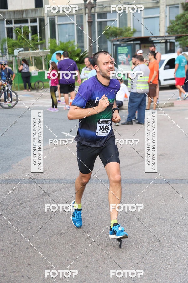 Buy your photos of the eventMeia Maratona Internacional de Curitiba 2018 on Fotop