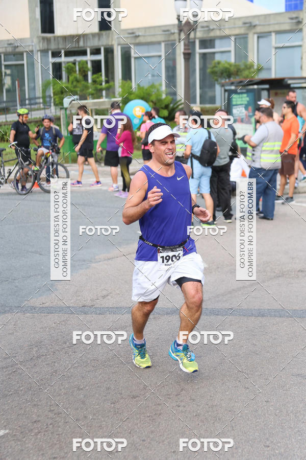 Buy your photos of the eventMeia Maratona Internacional de Curitiba 2018 on Fotop