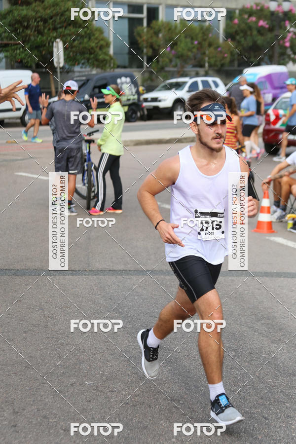 Buy your photos of the eventMeia Maratona Internacional de Curitiba 2018 on Fotop