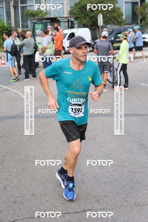 Buy your photos of the eventMeia Maratona Internacional de Curitiba 2018 on Fotop