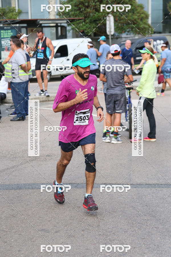 Buy your photos of the eventMeia Maratona Internacional de Curitiba 2018 on Fotop