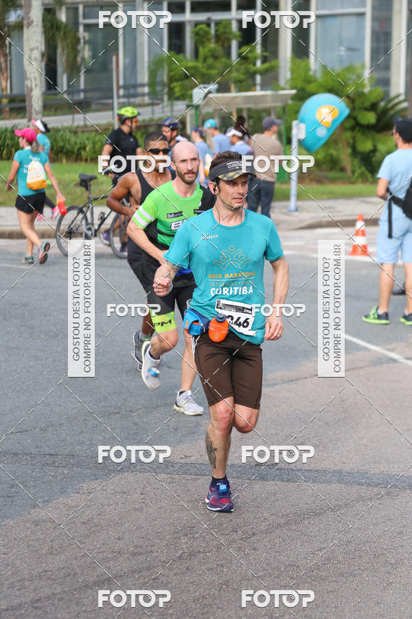 Buy your photos of the eventMeia Maratona Internacional de Curitiba 2018 on Fotop