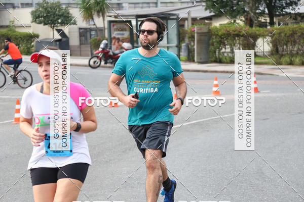 Buy your photos of the eventMeia Maratona Internacional de Curitiba 2018 on Fotop