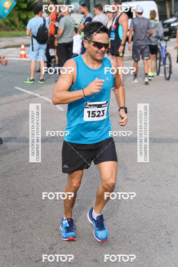 Buy your photos of the eventMeia Maratona Internacional de Curitiba 2018 on Fotop