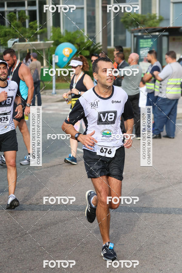 Buy your photos of the eventMeia Maratona Internacional de Curitiba 2018 on Fotop