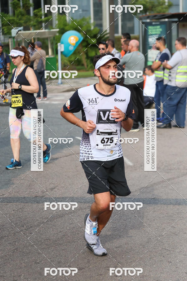 Buy your photos of the eventMeia Maratona Internacional de Curitiba 2018 on Fotop