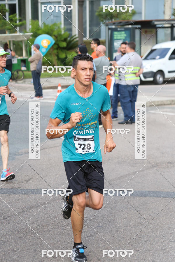 Buy your photos of the eventMeia Maratona Internacional de Curitiba 2018 on Fotop