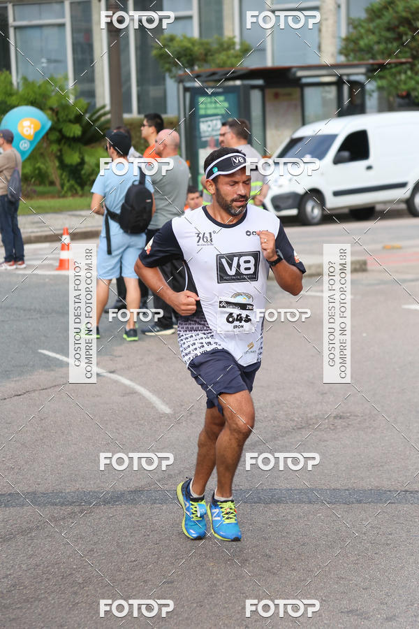 Buy your photos of the eventMeia Maratona Internacional de Curitiba 2018 on Fotop