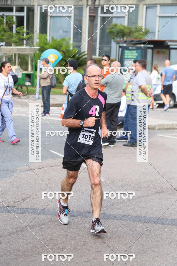 Buy your photos of the eventMeia Maratona Internacional de Curitiba 2018 on Fotop