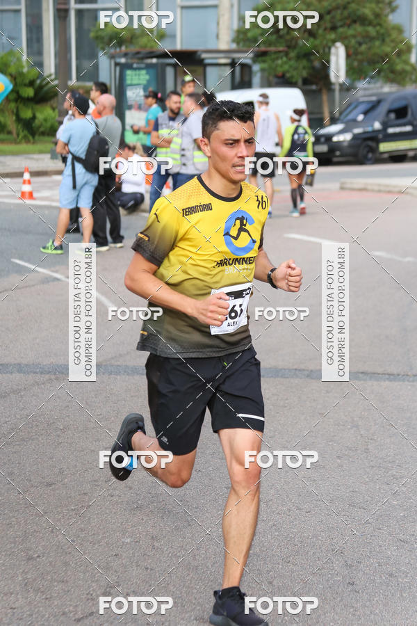 Buy your photos of the eventMeia Maratona Internacional de Curitiba 2018 on Fotop