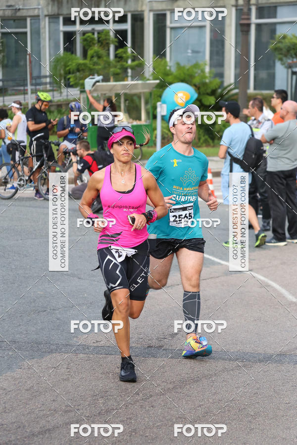 Buy your photos of the eventMeia Maratona Internacional de Curitiba 2018 on Fotop
