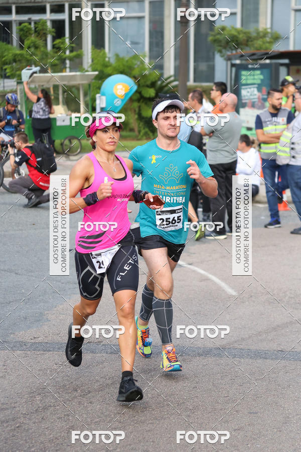 Buy your photos of the eventMeia Maratona Internacional de Curitiba 2018 on Fotop