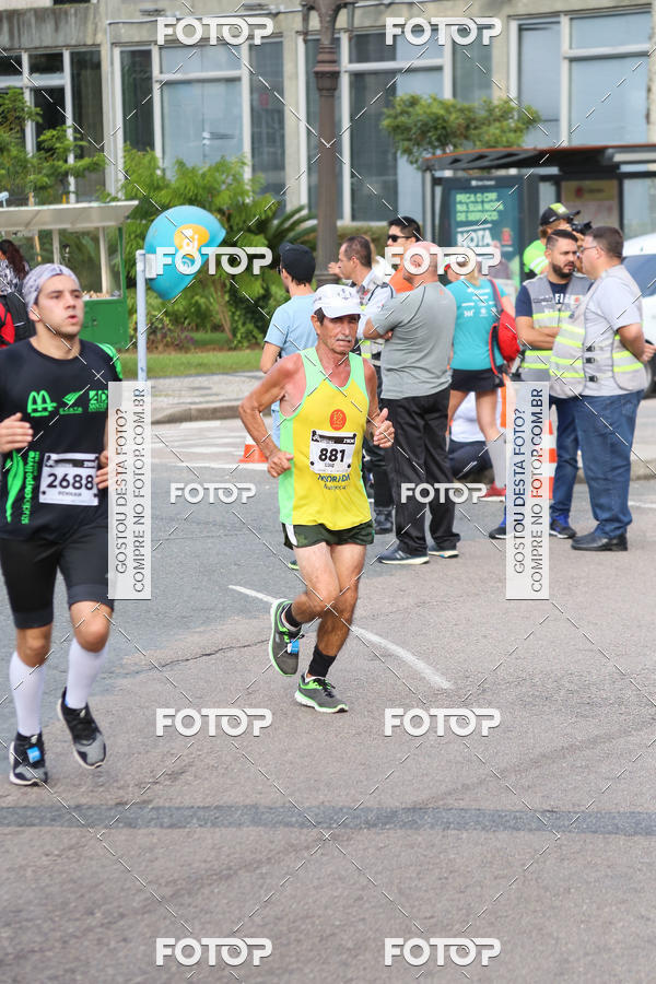 Buy your photos of the eventMeia Maratona Internacional de Curitiba 2018 on Fotop