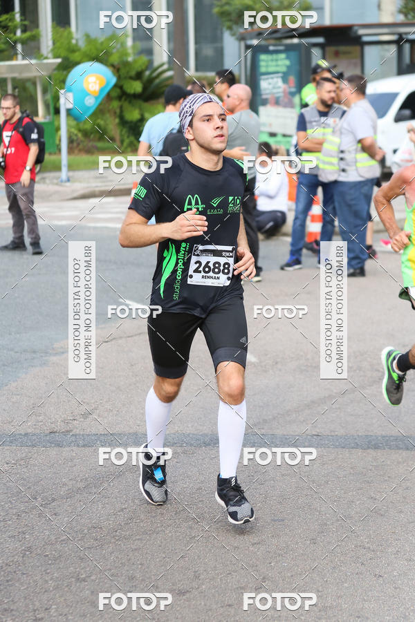 Buy your photos of the eventMeia Maratona Internacional de Curitiba 2018 on Fotop