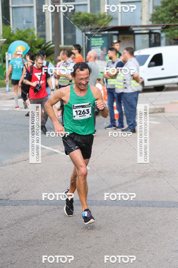 Buy your photos of the eventMeia Maratona Internacional de Curitiba 2018 on Fotop