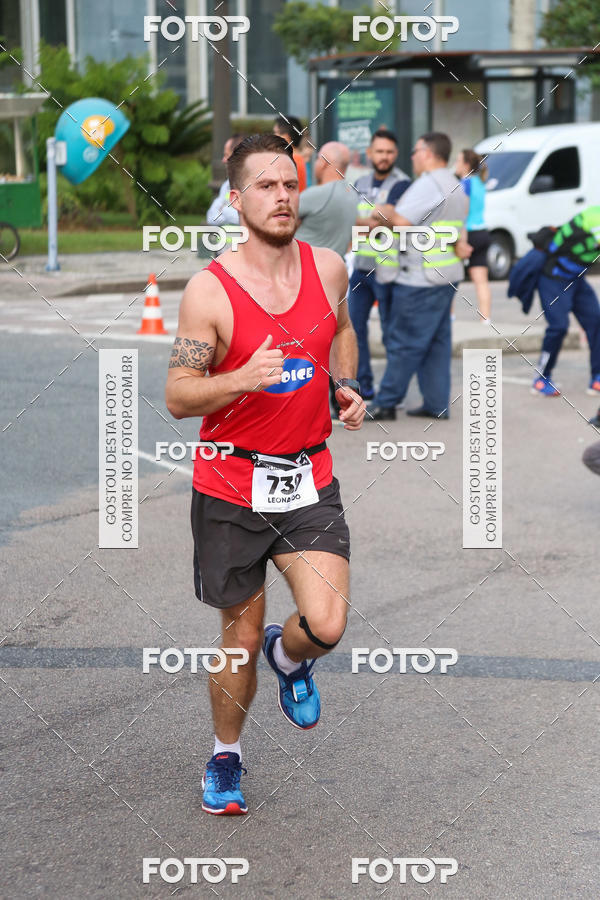 Buy your photos of the eventMeia Maratona Internacional de Curitiba 2018 on Fotop