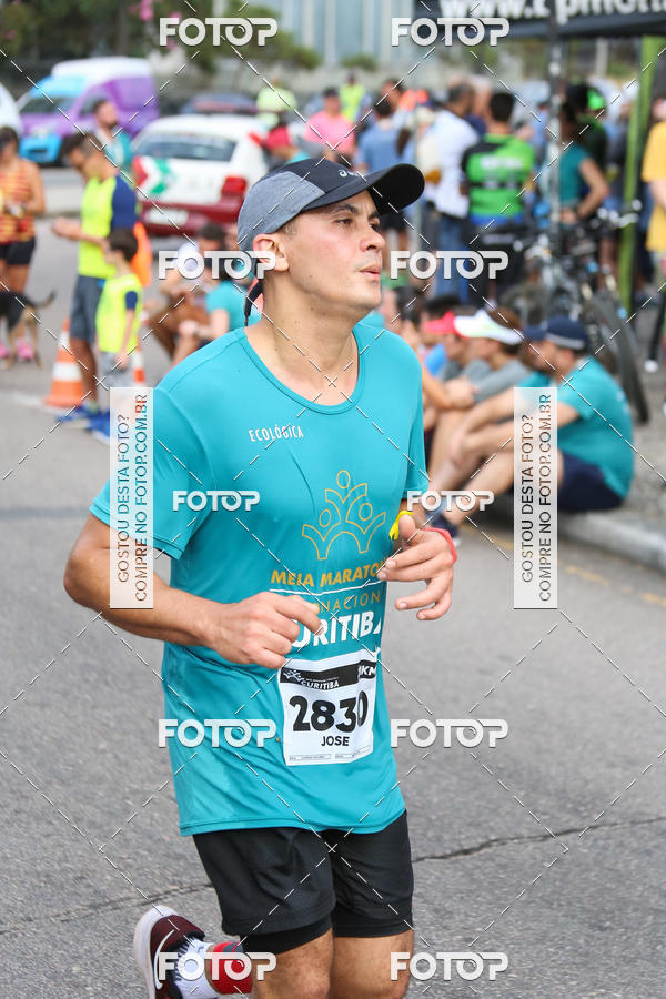Buy your photos of the eventMeia Maratona Internacional de Curitiba 2018 on Fotop
