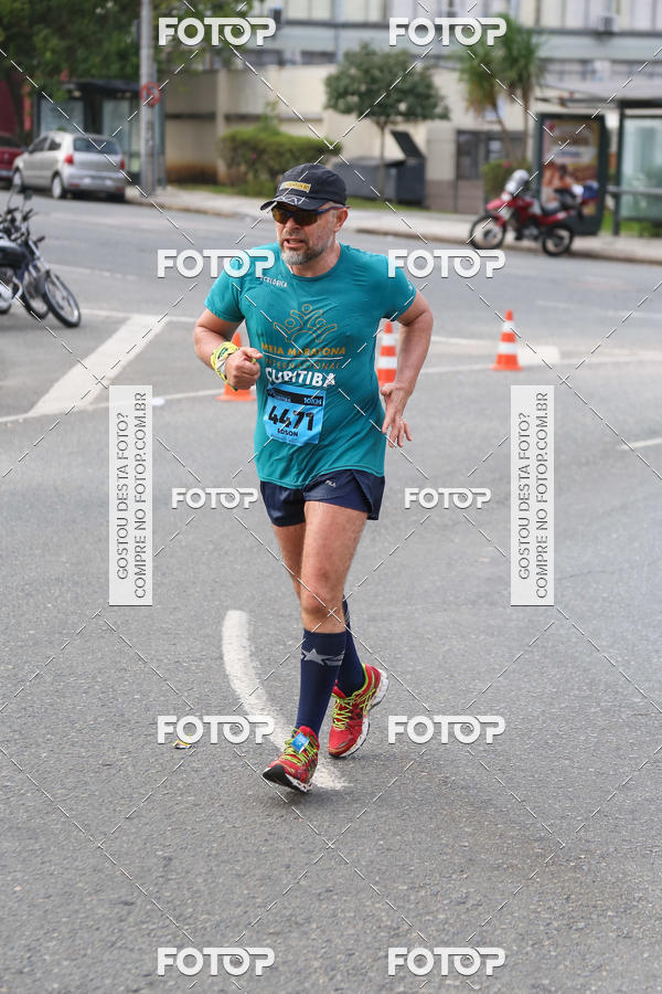 Buy your photos of the eventMeia Maratona Internacional de Curitiba 2018 on Fotop