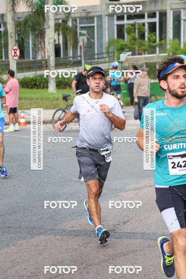 Buy your photos of the eventMeia Maratona Internacional de Curitiba 2018 on Fotop
