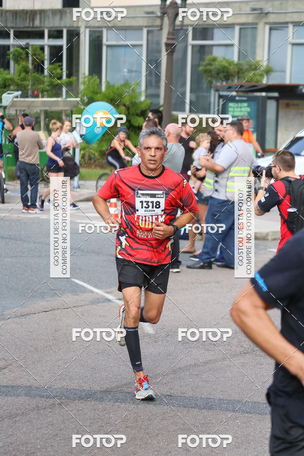 Buy your photos of the eventMeia Maratona Internacional de Curitiba 2018 on Fotop