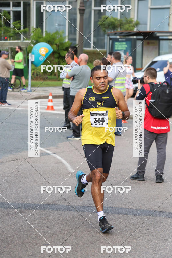Buy your photos of the eventMeia Maratona Internacional de Curitiba 2018 on Fotop