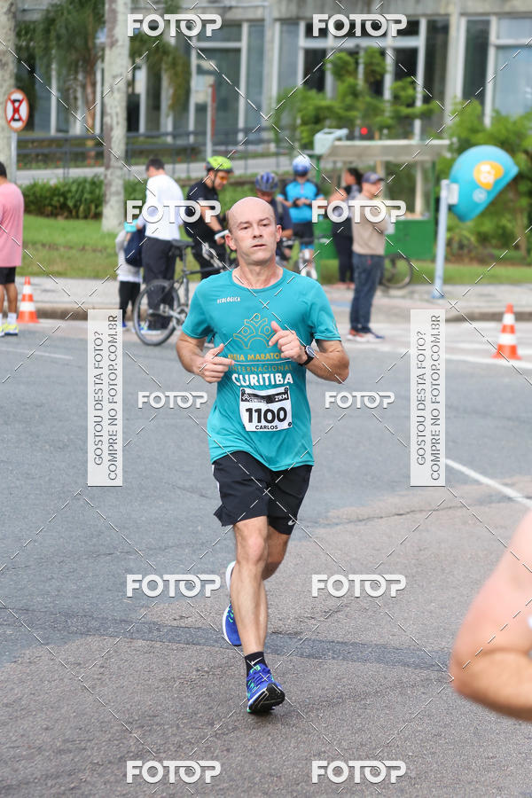 Buy your photos of the eventMeia Maratona Internacional de Curitiba 2018 on Fotop